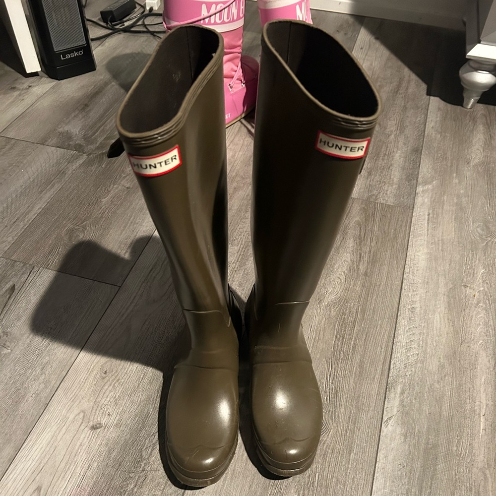 HUNTER RAIN BOOTS